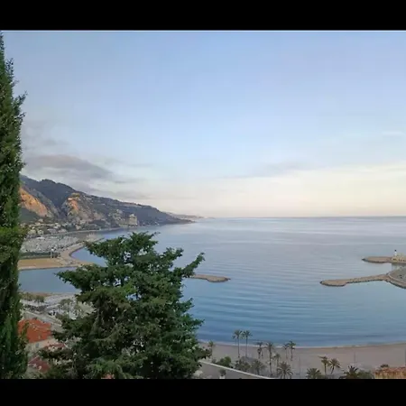 아파트 Dans Classee Avec Piscine