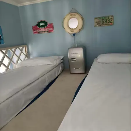 Dans Classee Avec Piscine Lägenhet